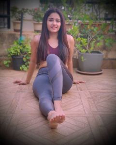 poonam-bajwa-pictures-001
