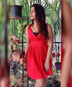 poonam-bajwa-pictures-010