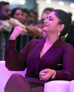 poonam-bajwa-promotion-event-photos-002