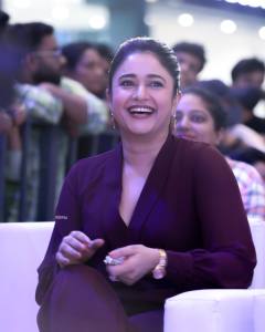 poonam-bajwa-promotion-event-photos-003