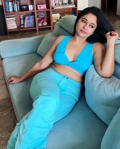 poonam-bajwa-trending-photos-006