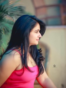 poonam-bajwa-viral-photoshoot-photos-002