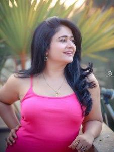 poonam-bajwa-viral-photoshoot-photos-004