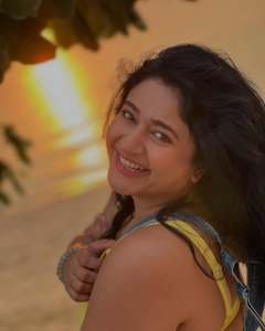 poonam-bajwa-viral-photoshoot-photos-014