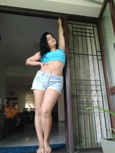 poonam-bajwa-viral-photoshoot-photos-023