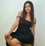 2_poonam-bajwa-pictures-007