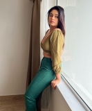 poonam-bajwa-wearing-jeans-and-short-top-pictures-006