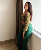 poonam-bajwa-wearing-jeans-and-short-top-pictures-007