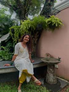 poornima-indrajith-in-long-top-dress-fashion-style-photos-003
