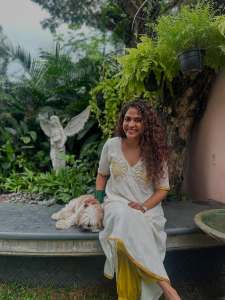 poornima-indrajith-in-long-top-dress-fashion-style-photos-005