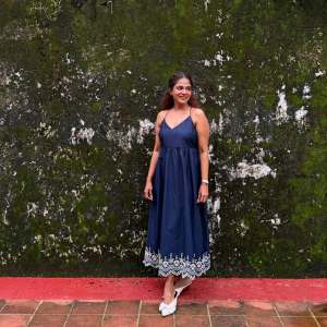 poornima-indrajith-in-long-top-dress-fashion-style-photos-008
