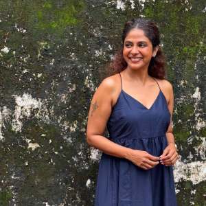 poornima-indrajith-in-long-top-dress-fashion-style-photos-010