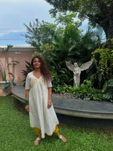 poornima-indrajith-in-long-top-dress-fashion-style-photos
