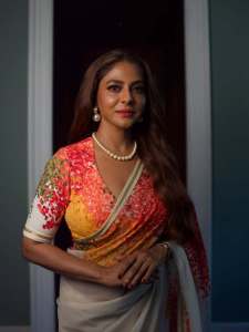 poornima-indrajith-in-onam-trending-outfit-and-makeup-style-ideas-photos-004