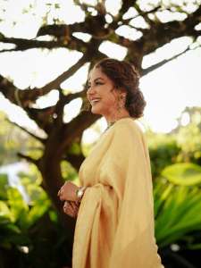 poornima-indrajith-in-saree-with-stylish-hairstyles-photos-010