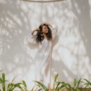 poornima-indrajith-in-white-colour-dress-ideas-photos-002
