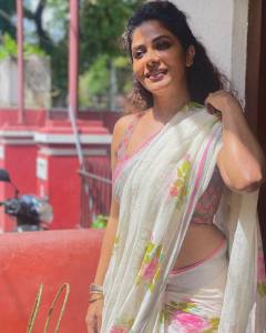 poornima-indrajith-instagram-latest-photos-002