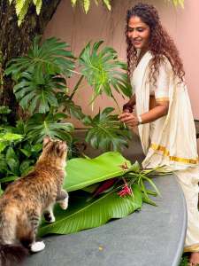 poornima-indrajith-latest-photos-003