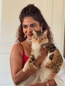 poornima-indrajith-latest-photos-004