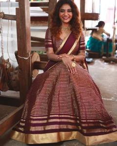 poornima-indrajith-latest-photos-in-half-saree