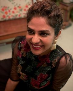 poornima-indrajith-new-model-dress-photos-004