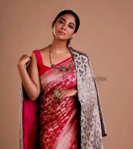 poornima-indrajith-saree-look-photos-001
