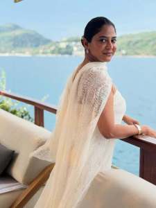 poornima-indrajith-stylish-outfit-latest-pics-001