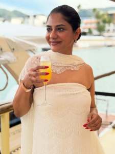 poornima-indrajith-stylish-outfit-latest-pics-003