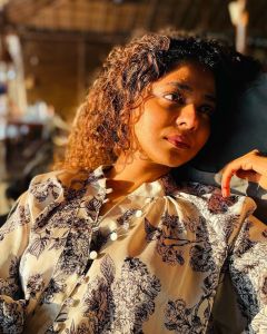 poornima-indrajith-vacation-photos-hd-latest-images-008