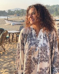 poornima-indrajith-vacation-photos-hd-latest-images-011