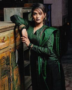 2_actress-prayaga-martin-new-photos-004
