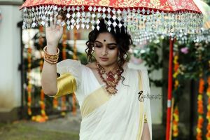 actress-prayaga-martin-latest-photos-in-kerala-saree-021-003