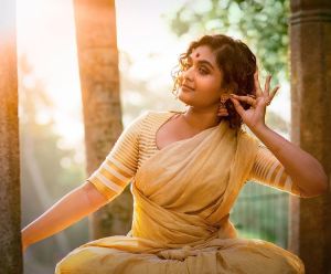 prayaga-martin-latest-photos-in-kerala-saree-02-1