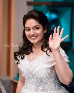 prayaga-martin-latest-photos-in-white-gown