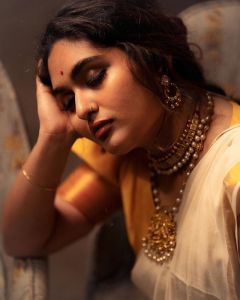 prayaga-martin-latest-photoshoot-in-kerala-saree-05