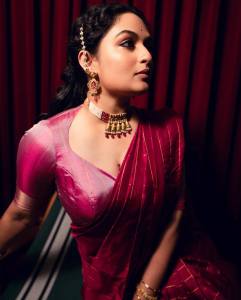 prayaga-martin-latest-pics-in-new-look-009