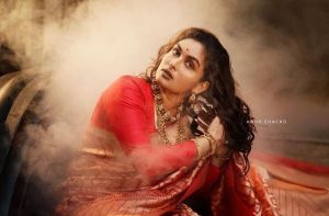 prayaga-martin-new-photos-in-saree-004