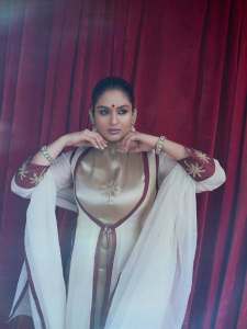 prayaga-martin-wearing-latest-trending-dressing-and-makeup-look-ideas-photos-013