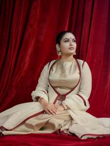 prayaga-martin-wearing-latest-trending-dressing-and-makeup-look-ideas-photos-014