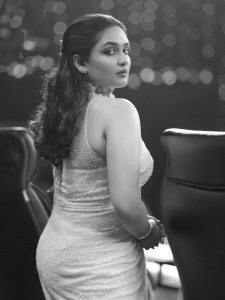 prayaga-martin-wearing-latest-trending-dressing-and-makeup-look-ideas-photos-017
