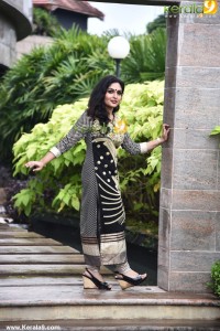 prayaga-rose-martin-pics-200-00190