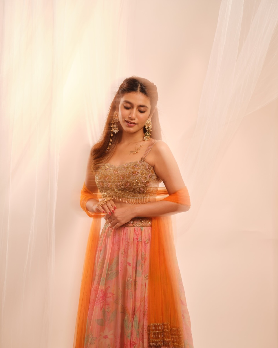 actress-priya-varrier-latest-photos-in-new-makeup-021