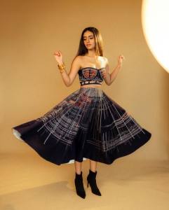 Priya-Varrier-new-photos-in-Corset-Crop-Top-with-Corset-Circular-Skirt.varrier_385195106_1113335962979178_3540668603845605092_n