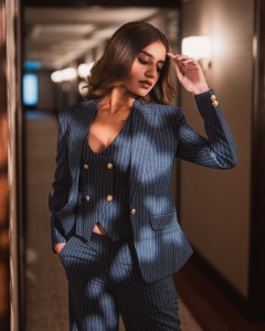 actress-priya-varrier-in-trending-fashion-outfit-photos-001