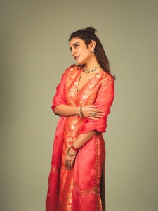 actress-priya-varrier-in-trending-fashion-outfit-photos-008
