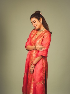 actress-priya-varrier-in-trending-fashion-outfit-photos-010
