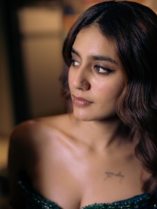 actress-priya-varrier-latest-photos-in-new-makeup-001
