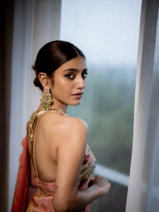 actress-priya-varrier-latest-photos-in-new-makeup-009