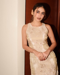 actress-priya-varrier-latest-photos-in-new-makeup-012