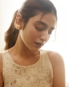 actress-priya-varrier-latest-photos-in-new-makeup-013